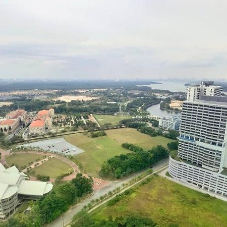 C0704 Almas Suite Seaview & Netflix Stay Nusajaya  Exterior photo
