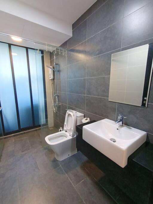 C0704 Almas Suite Seaview & Netflix Stay Nusajaya  Exterior photo