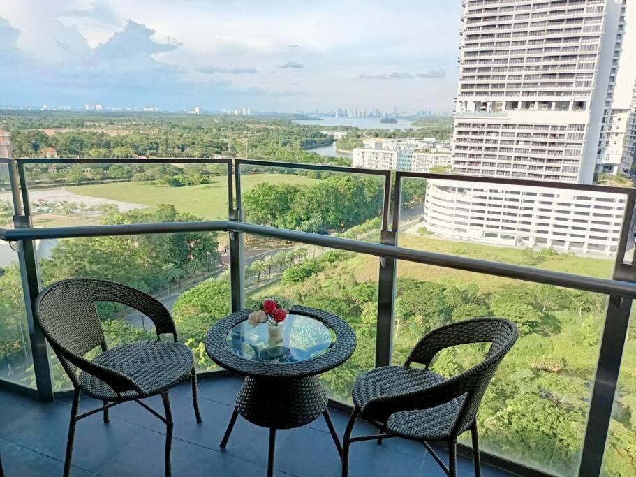 C0704 Almas Suite Seaview & Netflix Stay Nusajaya  Exterior photo