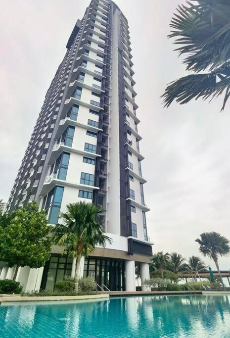 C0704 Almas Suite Seaview & Netflix Stay Nusajaya  Exterior photo